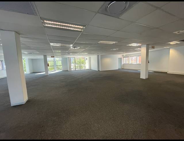 658M² OFFICE TO LET IN BRYANSTON